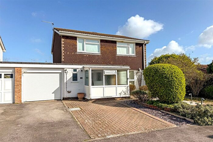 4 Bedroom Link Detached House For Sale In Reef Close, Littlehampton, West Sussex, BN17