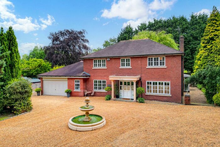 5 Bedroom Detached House For Sale In Bell Lane, Thelwall, WA4