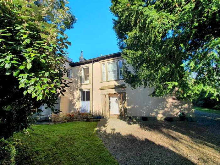 2 Bedroom Maisonette Flat To Rent In Lemon Street, Truro, TR1