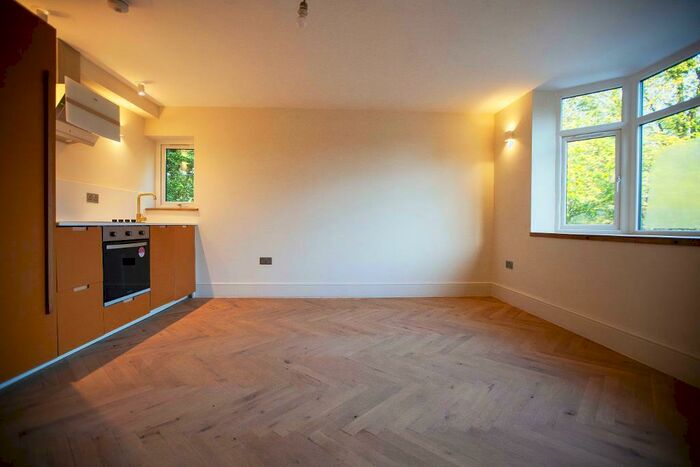 2 Bedroom Apartment To Rent In Wilbraham Road, Manchester, M16