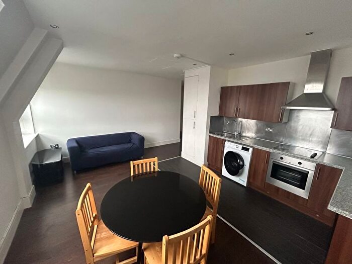 2 Bedroom Flat To Rent In Woodgrange Avenue, Kenton, Harrow, HA3