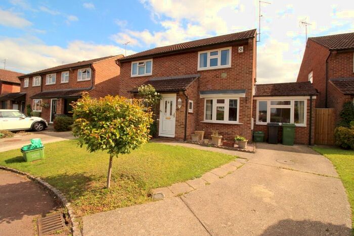 2 Bedroom Semi-Detached House To Rent In Devonshire Gardens, Tilehurst, Reading, Berkshire., RG31