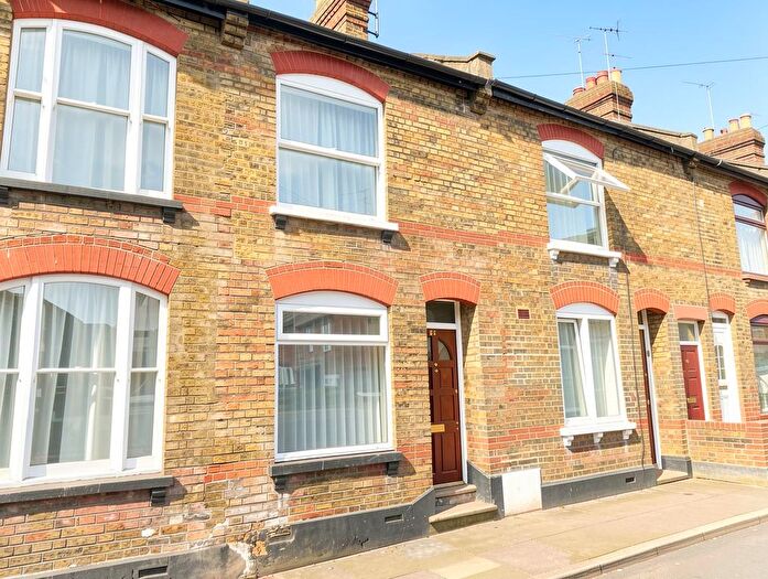 2 Bedroom Terraced House To Rent In Russell Street, Luton, LU1