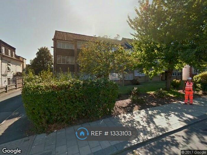 2 Bedroom Flat To Rent In Blythe Hill, London, SE6