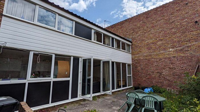 4 Bedroom Semi-Detached House To Rent In High Kingsdown –, BS2