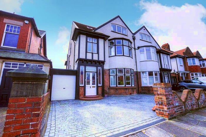 6 Bedroom Semi-Detached House To Rent In Mitchell Avenue, Newcastle Upon Tyne, NE2