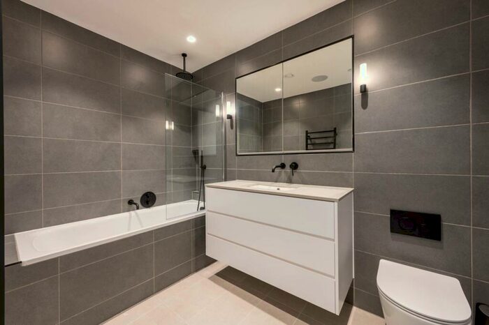 2 Bedroom Flat To Rent In Neasden, Neasden, London, NW10