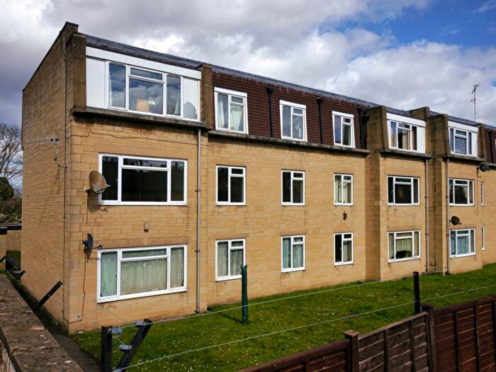 2 Bedroom Flat To Rent In Gibson Court, Cirencester, GL7