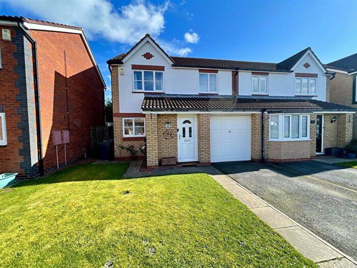3 Bedroom Semi-Detached House For Sale In Heathfield Park, Middleton St. George, Darlington, DL2
