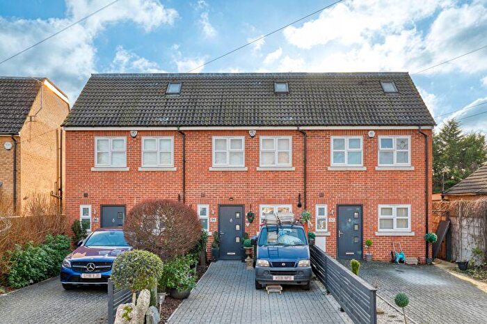 3 Bedroom Terraced House For Sale In Homefield Road, Walton-On-Thames, KT12