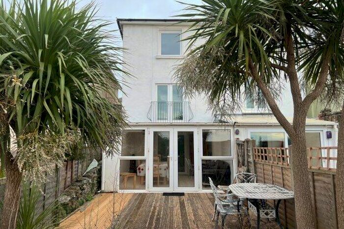 4 Bedroom Property To Rent In West Street, Ventnor, PO38