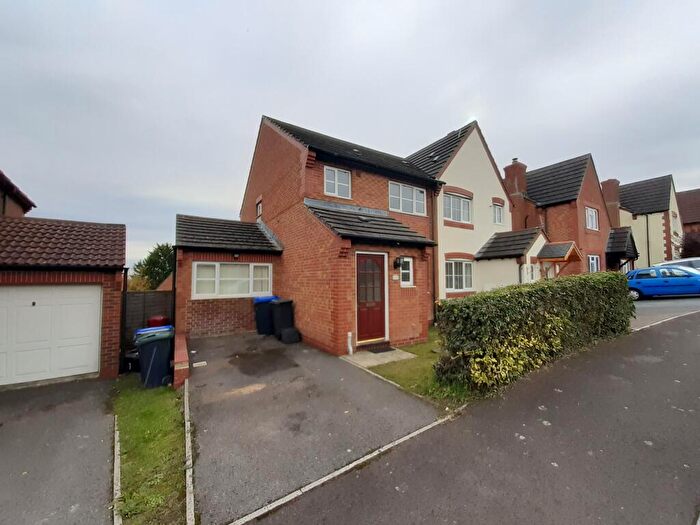 4 Bedroom Semi Detached House To Rent In Andrews Way, Salisbury, SP2