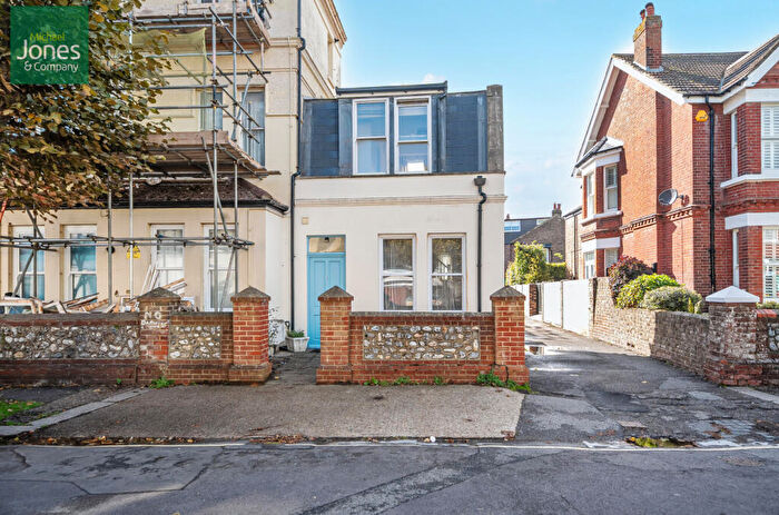 1 Bedroom End Of Terrace House To Rent In Wyke Avenue, Worthing, West Sussex, BN11