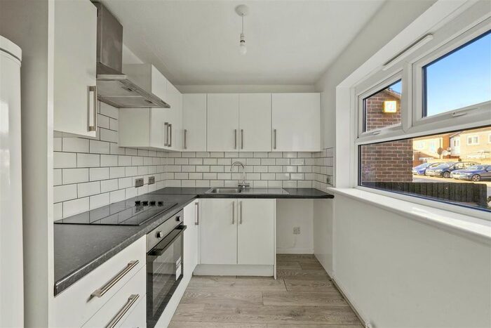 3 Bedroom Flat To Rent In Crosby Close, Feltham, TW13