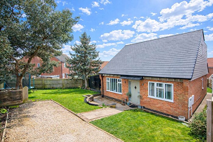 2 Bedroom Detached House For Sale In West Way, Kettering, NN15