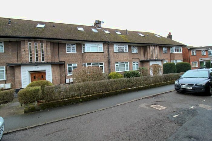 2 Bedroom Flat To Rent In Heronsgate, Edgware, Middx, HA8