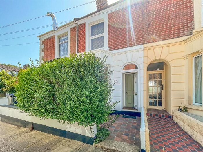 2 Bedroom Terraced House To Rent In Queens Road, Salisbury, SP1
