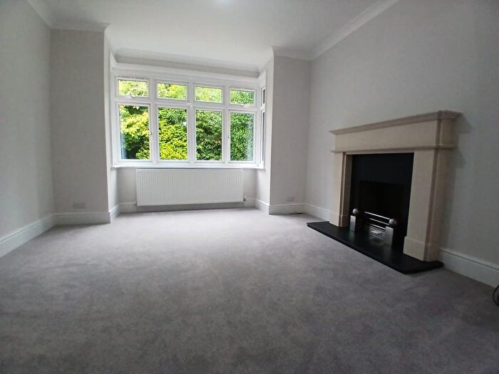 5 Bedroom Detached House To Rent In Pebblehill Road, Betchworth, RH3