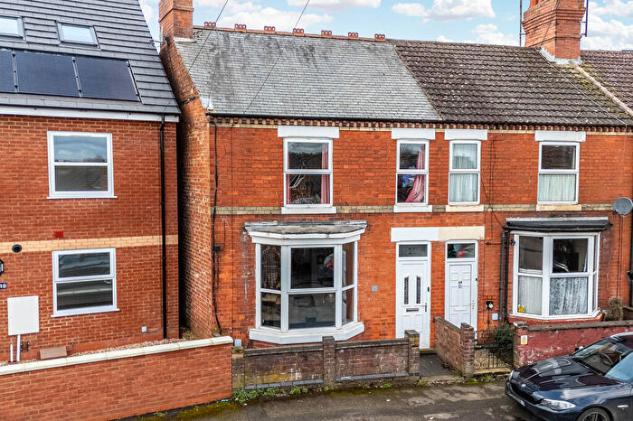 3 Bedroom End Of Terrace House For Sale In Wentworth Road, Rushden, NN10