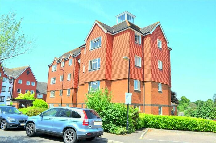 3 Bedroom Apartment To Rent In Tower Close, East Grinstead, West Sussex, RH19