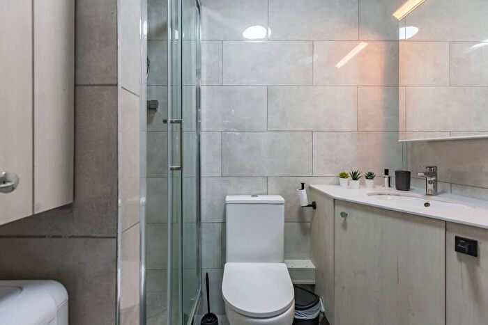 1 Bedroom Flat To Rent In Seyssel Street, Canary Wharf, London, E14