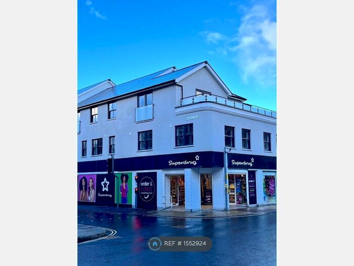 2 Bedroom Flat To Rent In Isabella House, East Grinstead, RH19