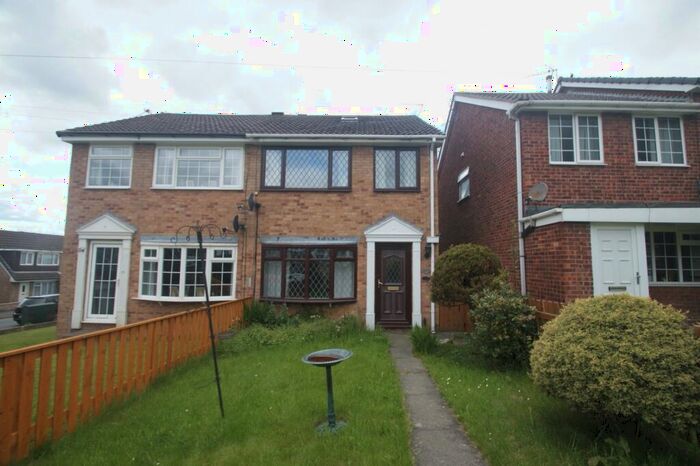 3 Bedroom Semi-Detached House To Rent In Woodlea Grove, Yeadon, Leeds, West Yorkshire, LS19