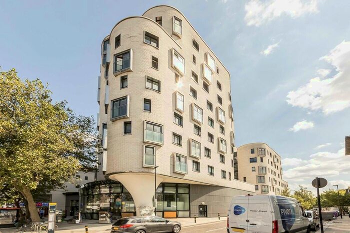 2 Bedroom Flat To Rent In St. Luke's Avenue, London, SW4