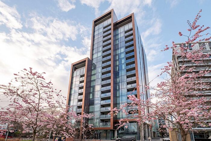 1 Bedroom Flat For Sale In Buckhold Road, London, SW18