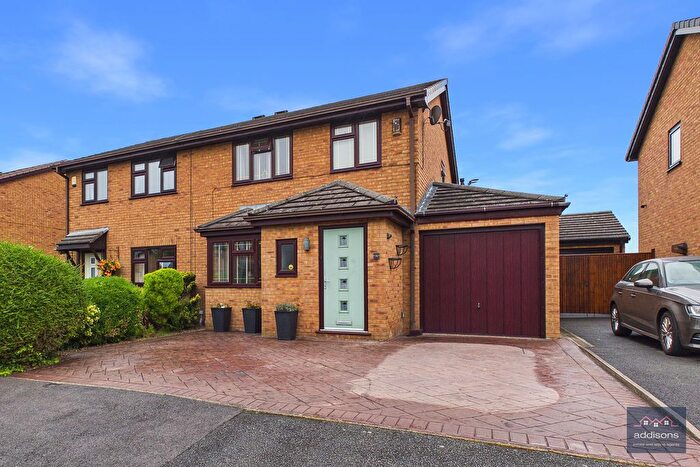 3 Bedroom Semi Detached House For Sale In Farm Meadow Road, Orrell, Wigan, WN5