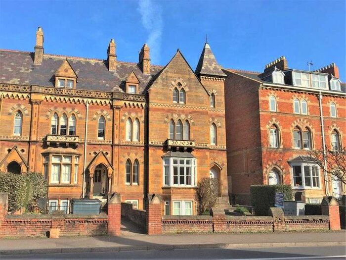 1 Bedroom Apartment To Rent In Park Street (tfr), Top Floor Rear, Taunton, TA1