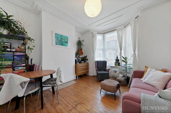 2 Bedroom Flat To Rent In Ranelagh Road, London, N17