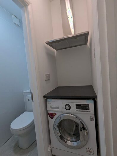 Studio To Rent In Falmouth Gardens, Ilford, IG4