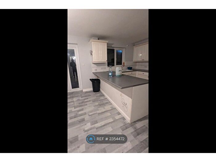 5 Bedroom Terraced House To Rent In Riverbank Way, Ashford, TN24