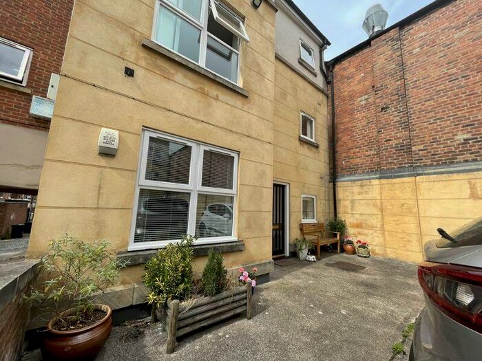 2 Bedroom Flat To Rent In Collingwood Mews, Gosforth, Newcastle Upon Tyne, NE3