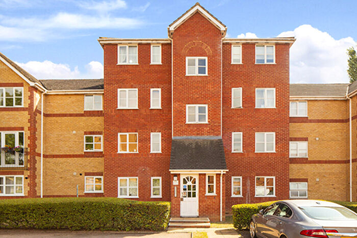 1 Bedroom Flat To Rent In Offers Court, Winery Lane, KT1