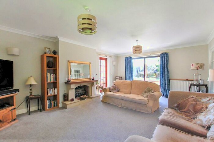 4 Bedroom Detached Bungalow To Rent In Balcarras Retreat, Charlton Kings, Cheltenham, GL53
