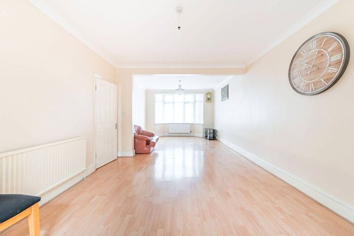 4 Bedroom Semi-detached House For Sale In Norton Road, Wembley, HA0