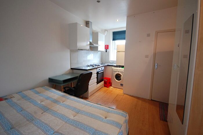 Studio To Rent In Chiswick High Road, Chiswick, W4
