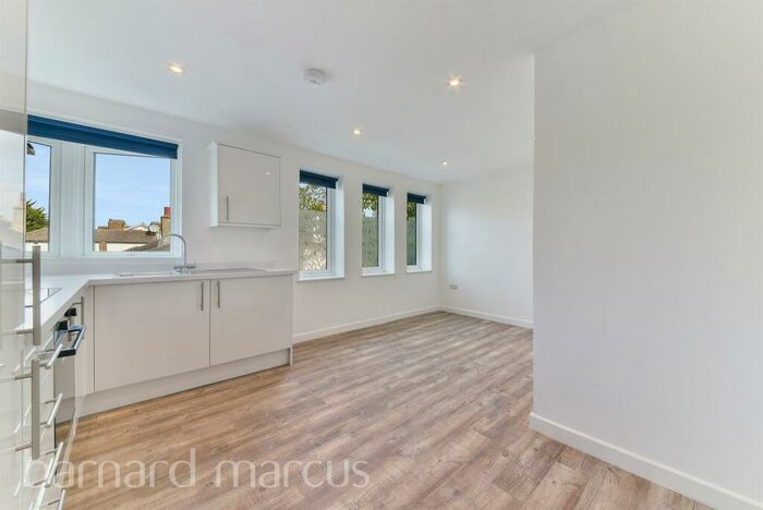 1 Bedroom Apartment To Rent In Lodge Road, Wallington, SM6