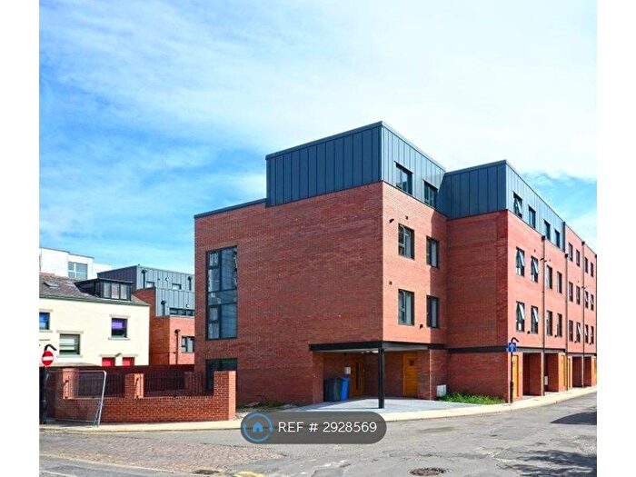 4 Bedroom Terraced House To Rent In Dun Field, Sheffield, S3