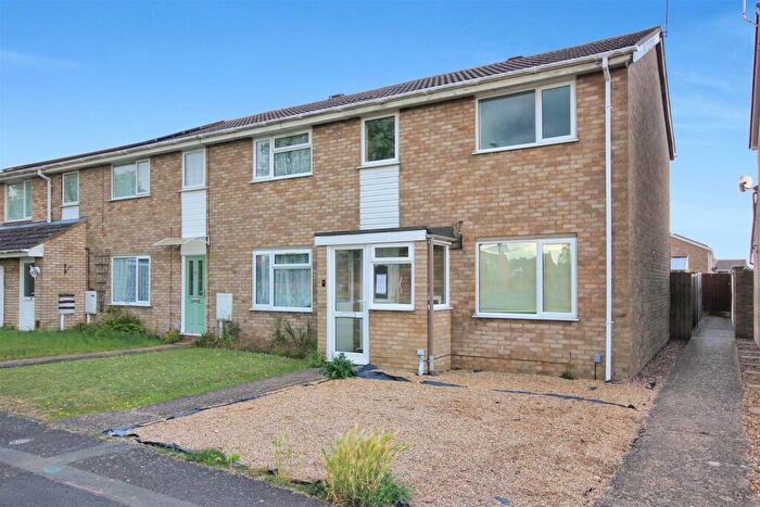 3 Bedroom End Of Terrace House For Sale In Sparke Close, Wellingborough, NN8