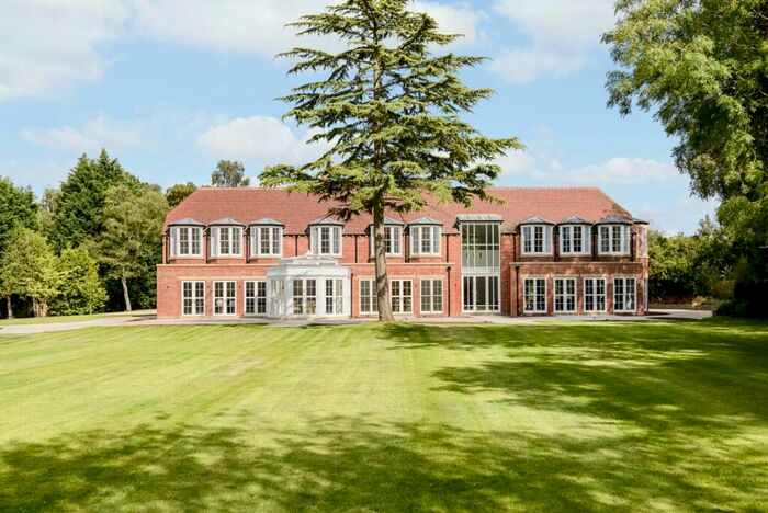 6 Bedroom Detached House For Sale In Fulmer Common Road, Fulmer, SL0