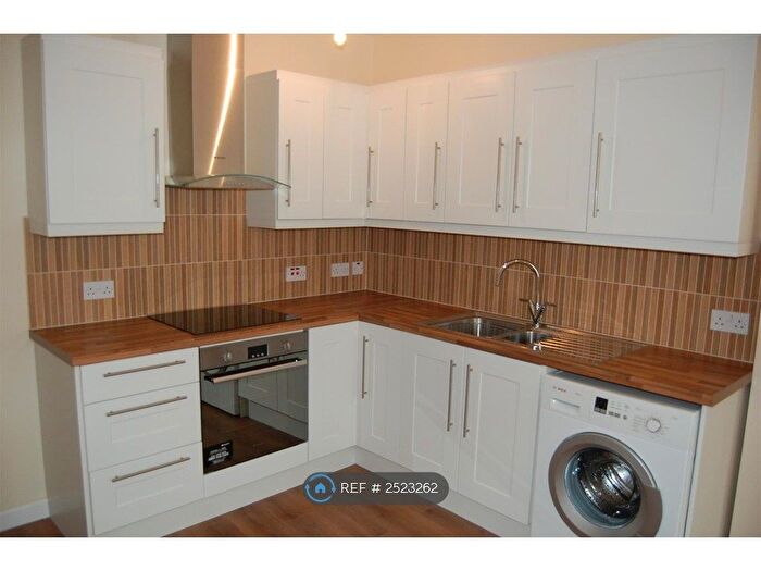 2 Bedroom Flat To Rent In Soundwell Road, Bristol, BS15