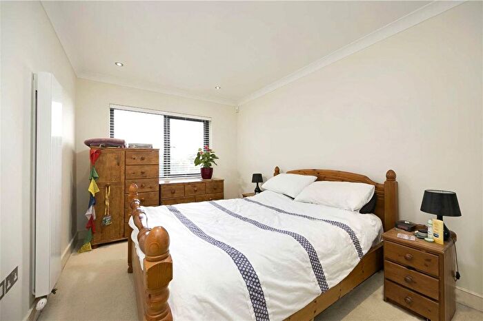1 Bedroom Flat To Rent In High Street, Teddington, TW11