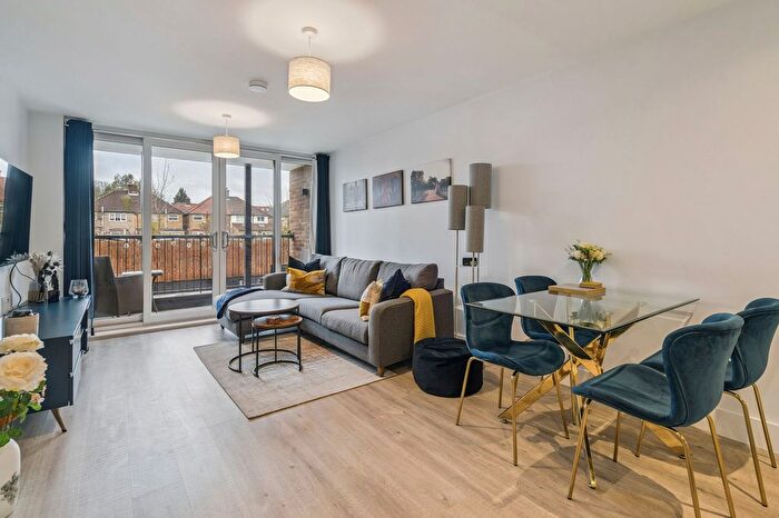 2 Bedroom Flat For Sale In St. Albans Road, Sloane Court, WD24