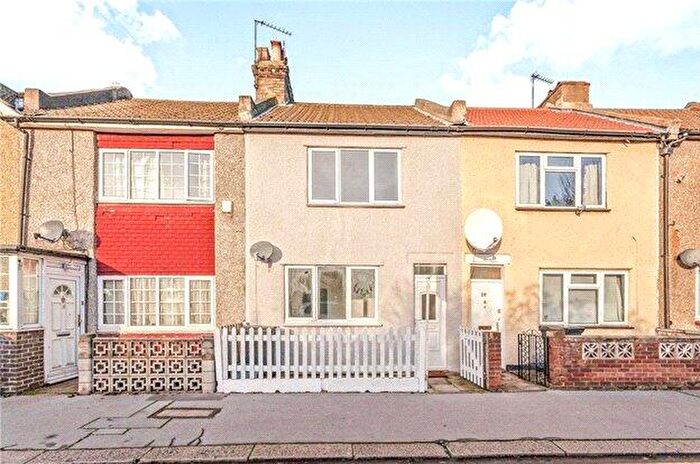 2 Bedroom Terraced House For Sale In Cuthbert Road, Croydon, CR0