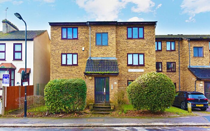 1 Bedroom Flat To Rent In Goldsmith Road, London, E10