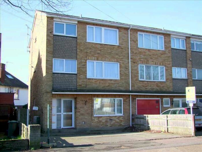 1 Bedroom Apartment To Rent In Hadleigh Road, Leigh On Sea, SS9