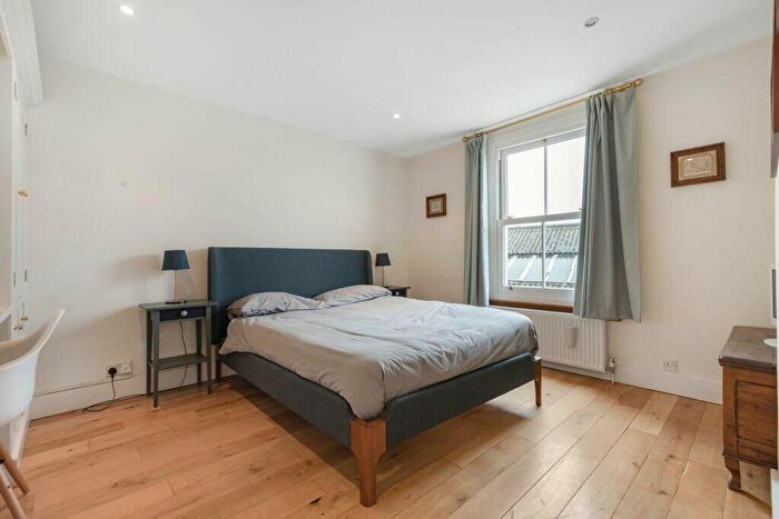 2 Bedroom Maisonette To Rent In Ilford, Essex, IG1